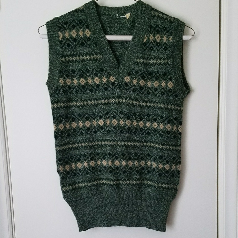 Green and beige sweater vest vintage